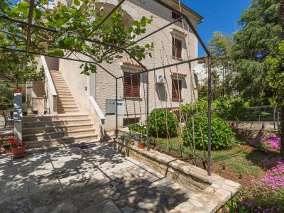 Holiday apartment Apartment Eva Funtana - Outdoor photo 5