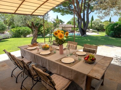 Holiday house Modern, lovingly decorated holiday house with large garden and pool - 687 UZE - Outdoor photo 9