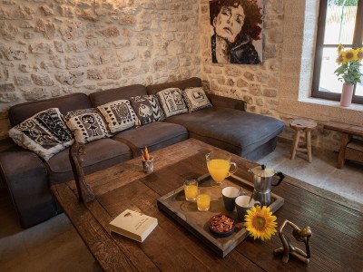 Holiday house Modern, lovingly decorated holiday house with large garden and pool - 687 UZE - Features photo 14