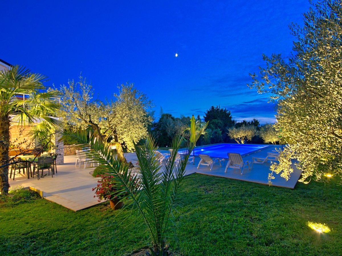 Holiday apartment Livija with pool - Outdoor photo 5