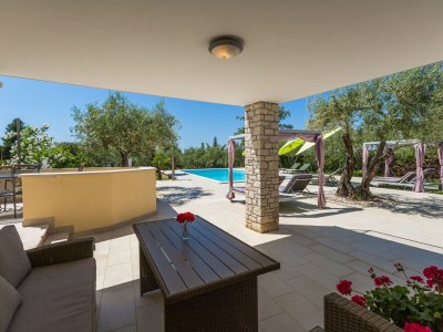 Holiday apartment Livija with pool - Outdoor photo 10