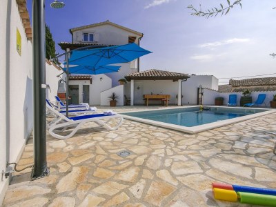 Holiday house Maria with pool - Features photo 19