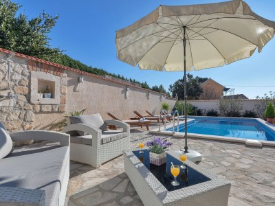 Holiday house Mia with pool - Outdoor photo 9