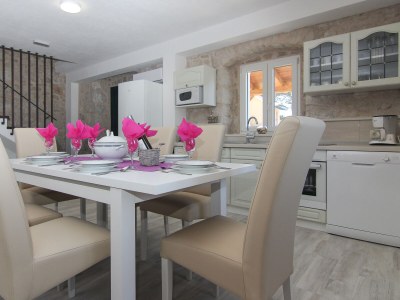 Holiday house Mia with pool - Features photo 17