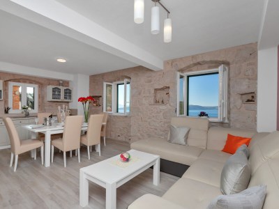 Holiday house Mia with pool - Features photo 18