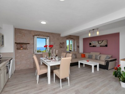 Holiday house Mia with pool - Features photo 20