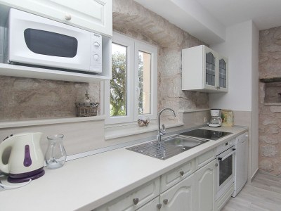 Holiday house Mia with pool - Features photo 22