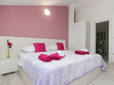 Holiday house Mia with pool - Features photo 30