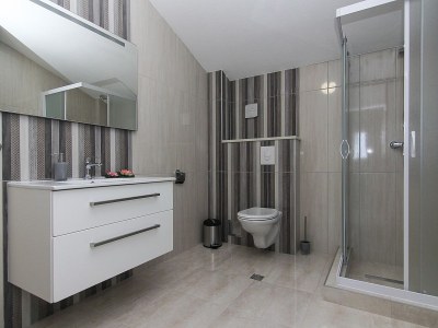 Holiday house Mia with pool - Features photo 32