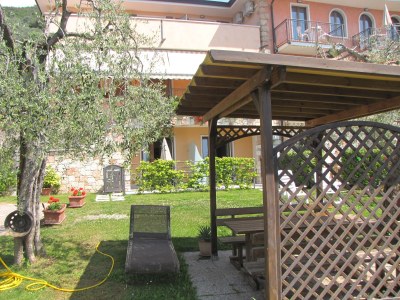 Holiday apartment Margherita Studio Deluxe by the lake with pool - Outdoor photo 5