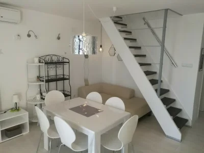 Apartment Suzy with Common Pool - Apartment Ruzmarin with Balcony and Sea View - Features photo 17