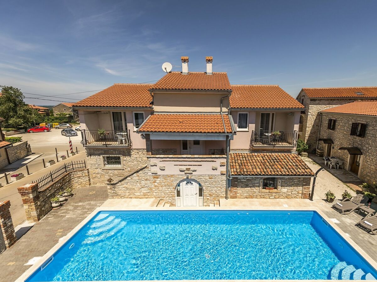 Apartment Valtrazza Noemi No. 3