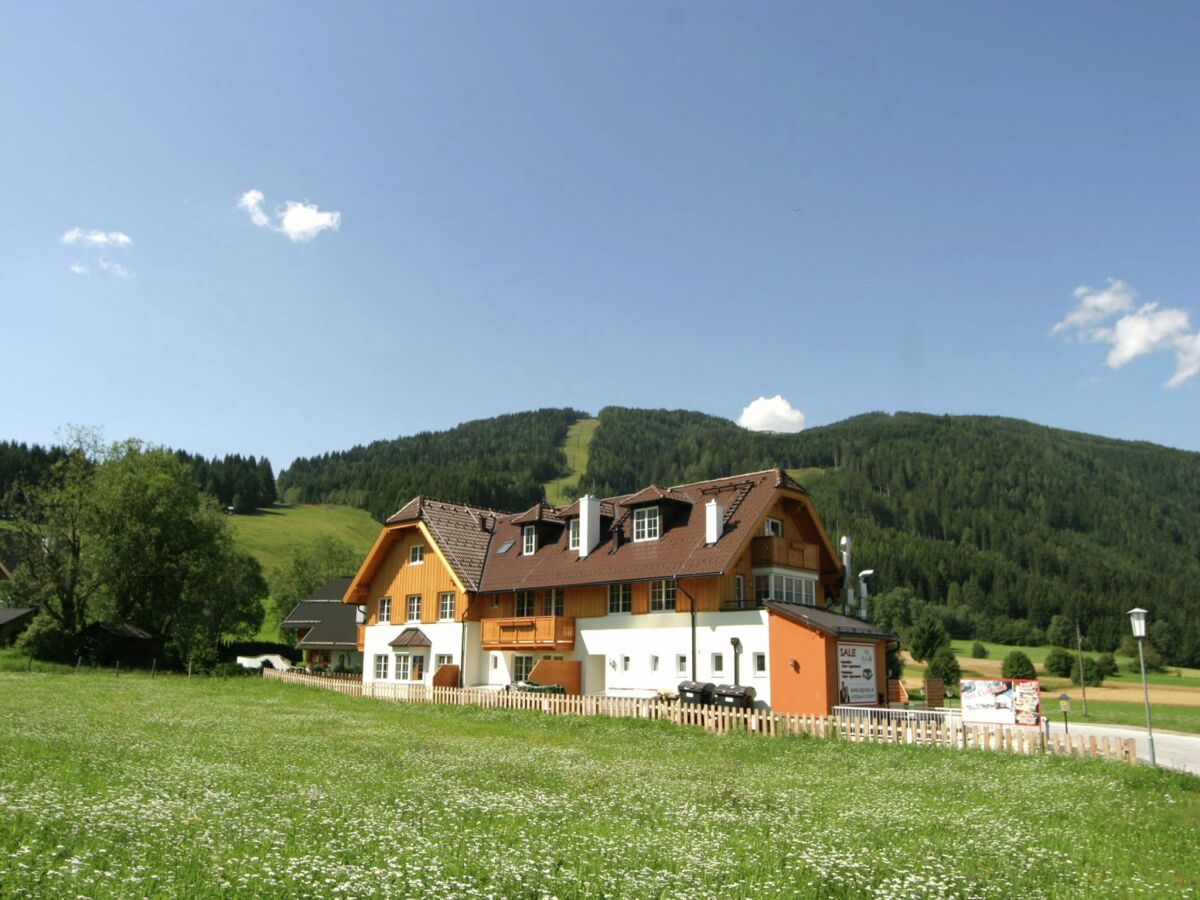 Apartment Apartment in Lungau, right next to the ski lift - Outdoor photo 2
