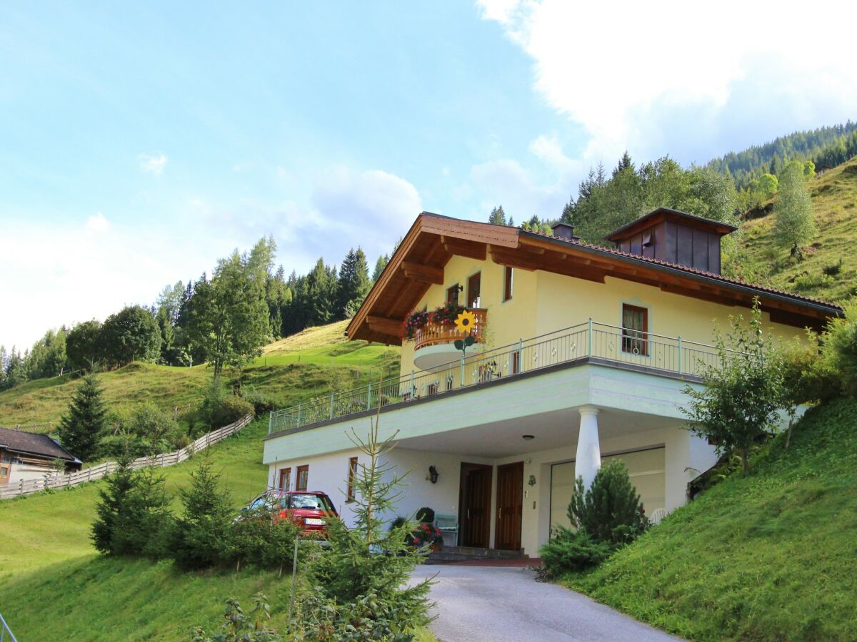 Apartment Apartment in Hüttschlag near Ski Bus - Outdoor photo 2