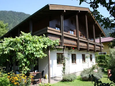 Cottage Chalet in Goldegg near Ski Slopes - Outdoor photo 3