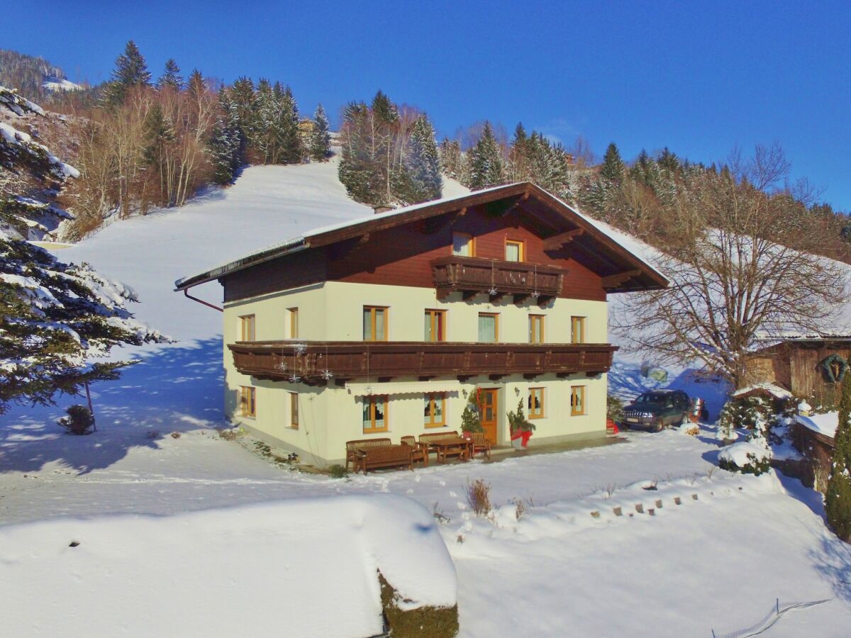 Apartment Apartment in Taxenbach near Ski Lift - Outdoor photo 2
