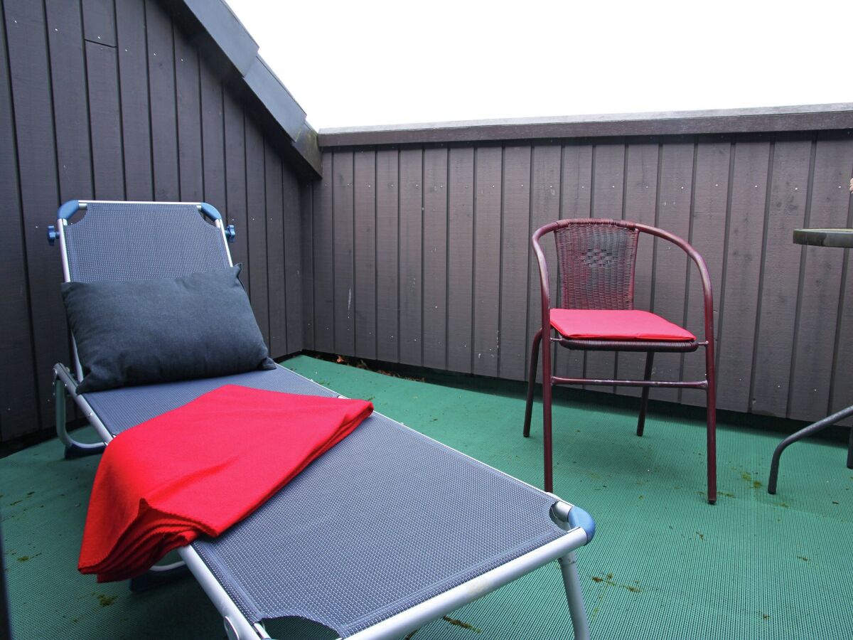 Holiday house Luxuriöses Ferienhaus am Waldrand in Langweer - Outdoor photo 2