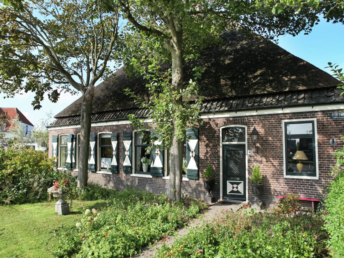 Farmhouse Gemütlicher Bauernhof in Sint Maartensvlotbrug in Waldnähe