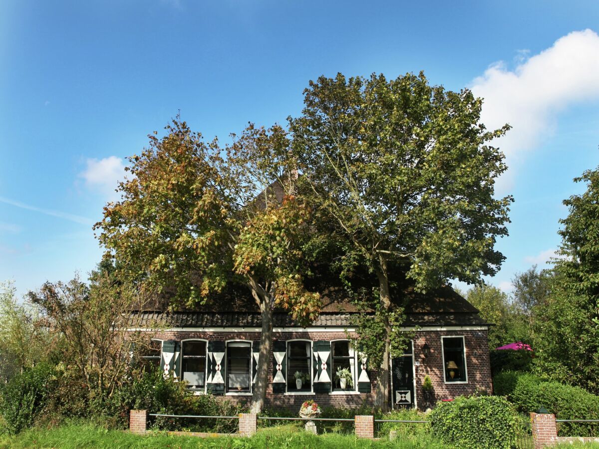 Farmhouse Gemütlicher Bauernhof in Sint Maartensvlotbrug in Waldnähe - Outdoor photo 2