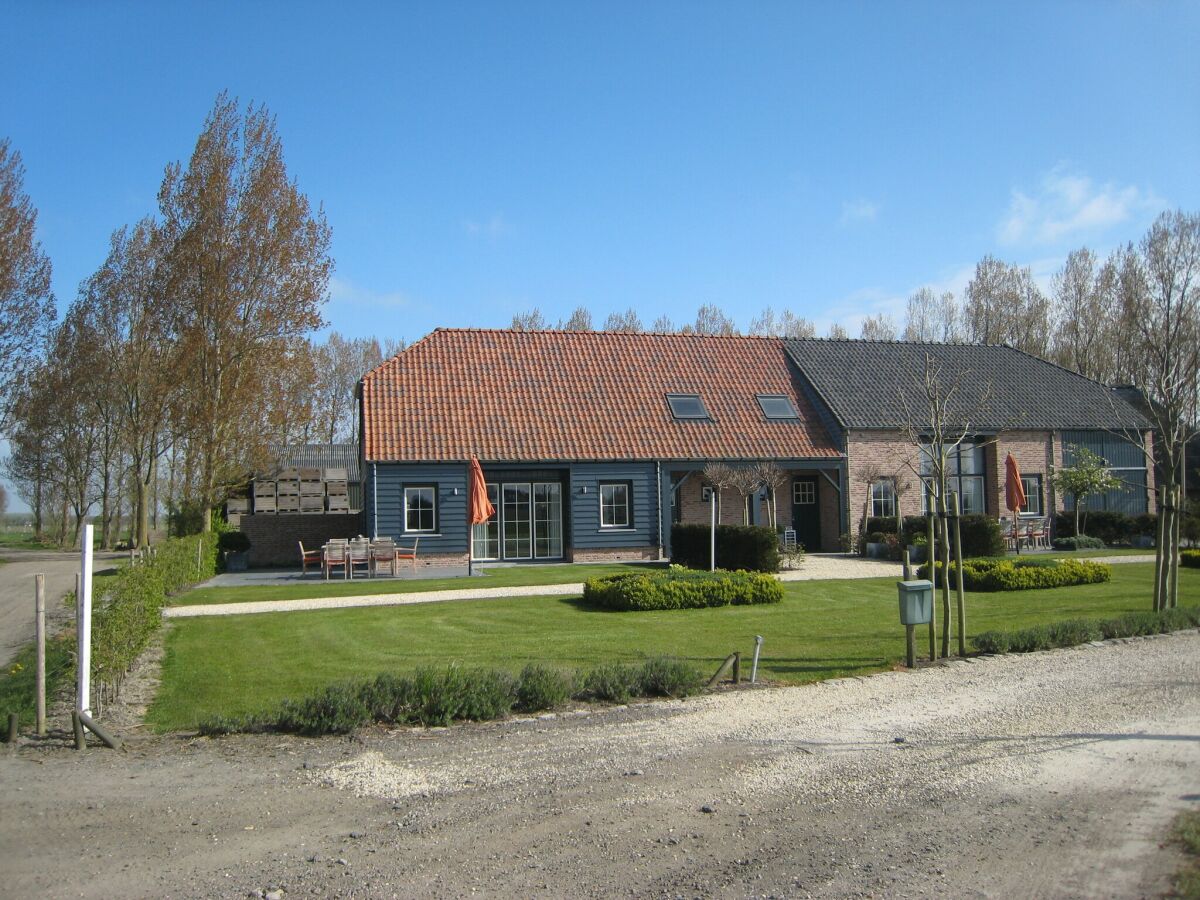 caravan Holiday Home in Zuidzande with Sauna - Outdoor photo 3