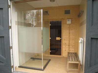 caravan Holiday Home in Zuidzande with Sauna - Features photo 33