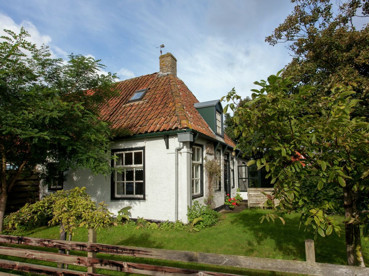 Holiday house Cottage in Nes-Ameland near Coastline - Outdoor photo 2