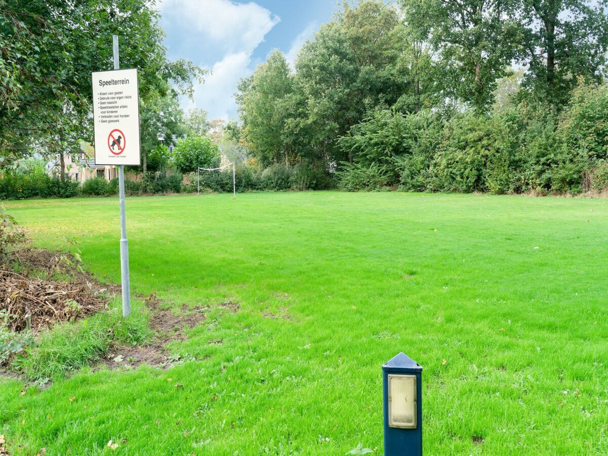 Holiday house Serene Holiday Home in Gaasterlân-Sleat - Outdoor photo 2