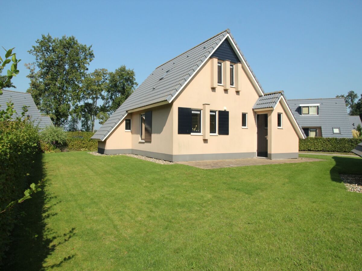 Holiday house Serene Holiday Home in Gaasterlân-Sleat - Outdoor photo 4