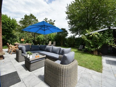 Holiday house Villa in Bruinisse near Grevelingenmeer - Outdoor photo 2