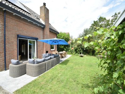 Holiday house Villa in Bruinisse near Grevelingenmeer - Outdoor photo 5
