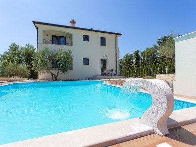 Holiday apartment Birikina No. 5 with pool - Outdoor photo 2