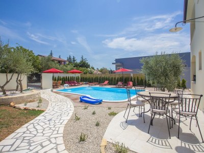Holiday apartment Birikina No. 5 with pool - Outdoor photo 8