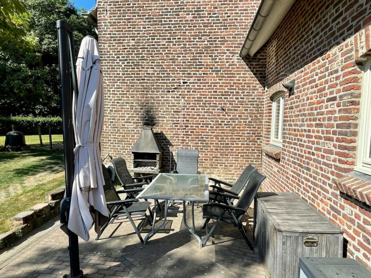 Farmhouse Coachman's House near Roermond with Garden - Outdoor photo 2