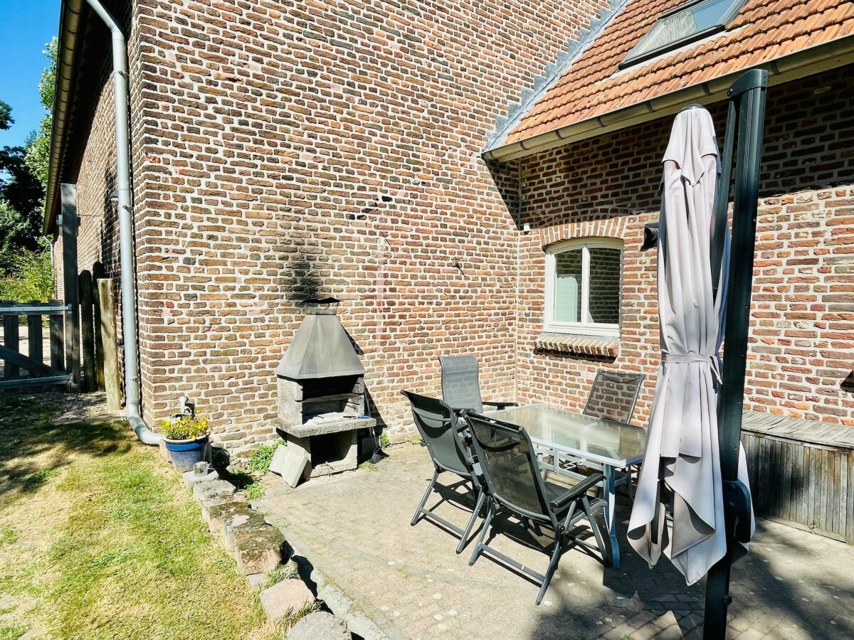 Farmhouse Coachman's House near Roermond with Garden - Outdoor photo 3