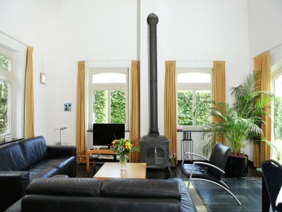 Farmhouse Coachman's House near Roermond with Garden - Features photo 18