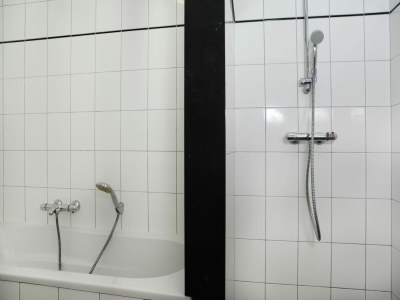 Farmhouse Coachman's House near Roermond with Garden - Features photo 24