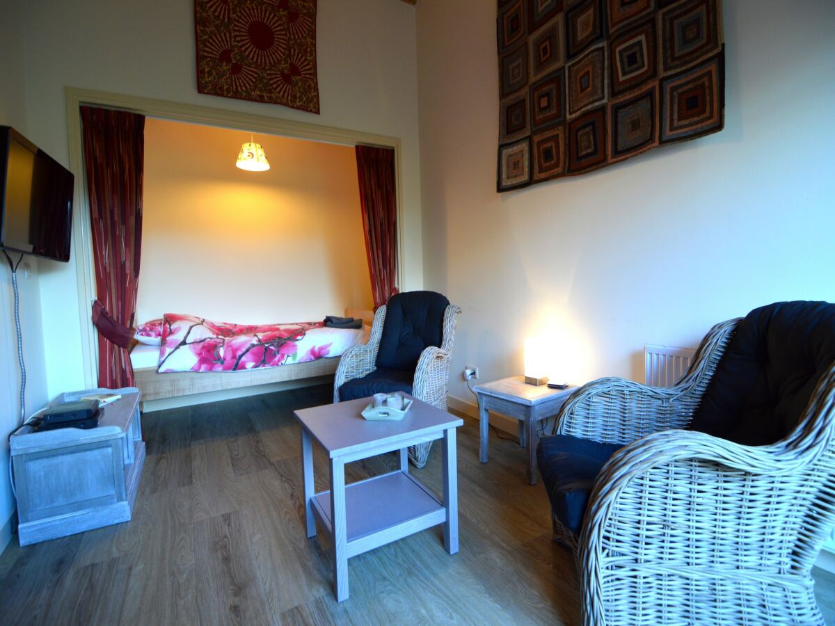 Farmhouse Romantic Farmhouse Escape