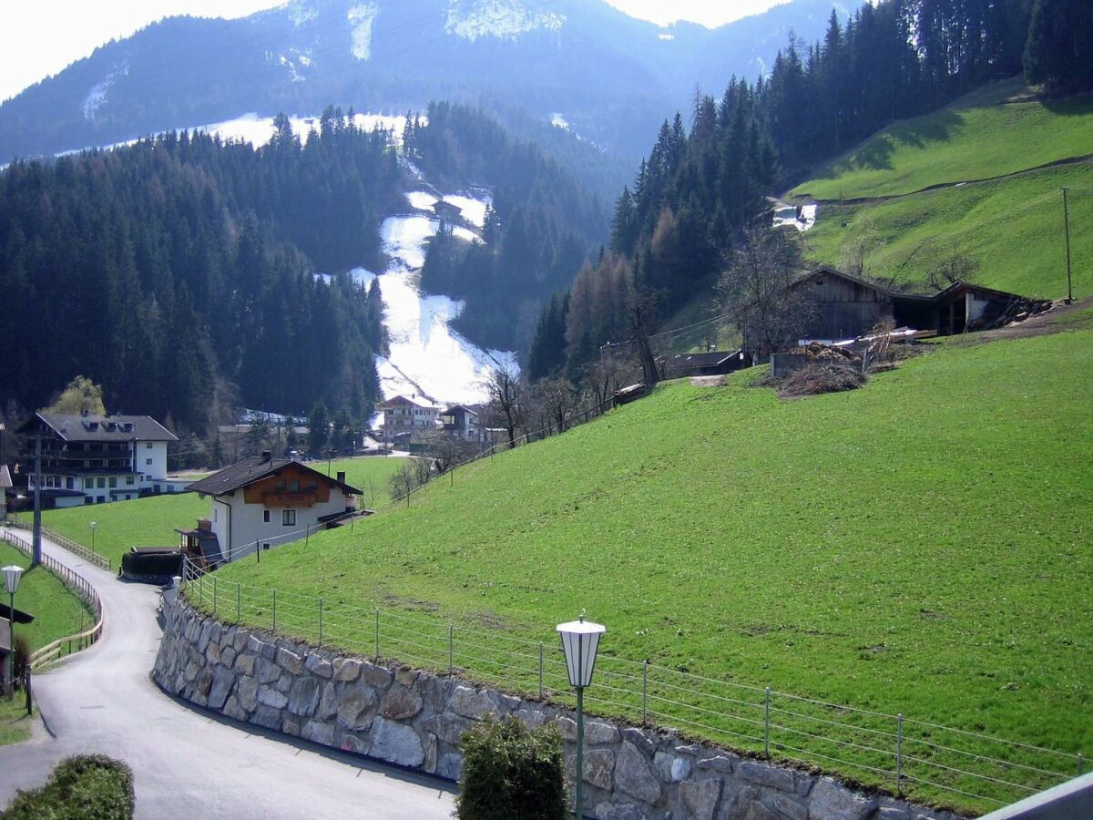 Apartment Apartment in Fügen near Ski Slopes - Outdoor photo 2