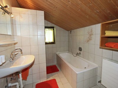 Apartment Apartment in Fügen near Ski Slopes - Features photo 11