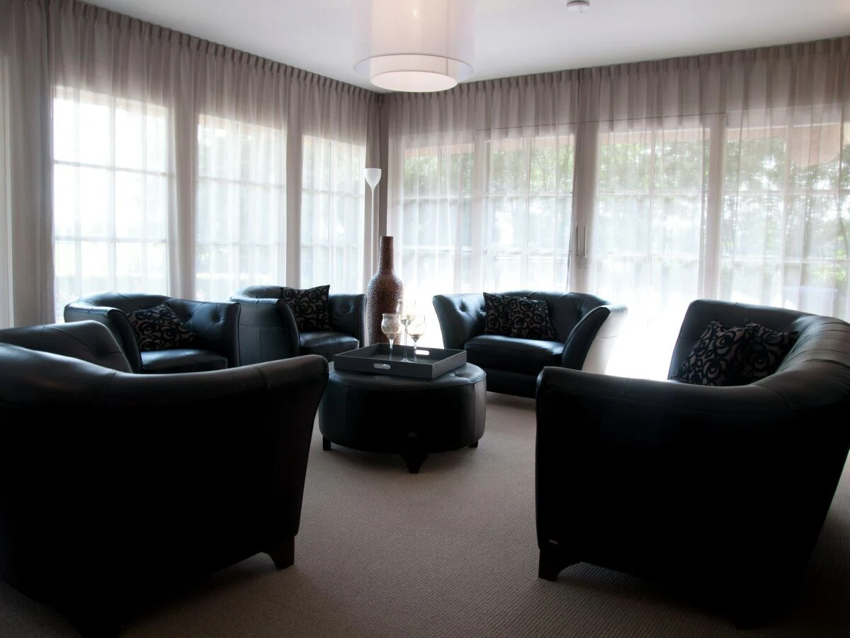 Cottage Mansion in Nijensleek with Sauna & Garden