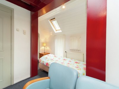 Farmhouse Farmhouse in Waskemeer with Large Garden - Features photo 12