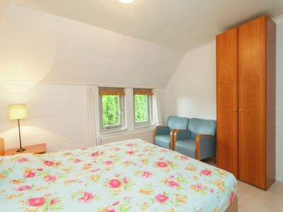 Farmhouse Farmhouse in Waskemeer with Large Garden - Features photo 19