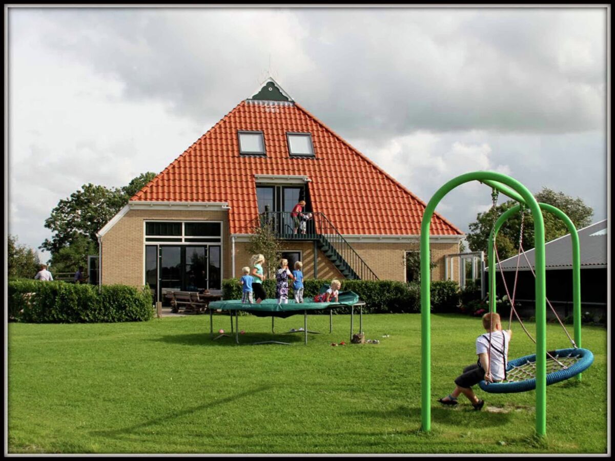 Farmhouse Farm located in a beautiful area of Friesland - Outdoor photo 5