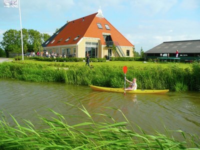 Farmhouse Farm located in a beautiful area of Friesland - Outdoor photo 3
