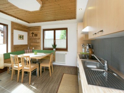 Apartment Apartment in Ski Paradise near Trails - Features photo 16