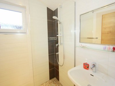 Apartment Apartment in Ski Paradise near Trails - Features photo 25