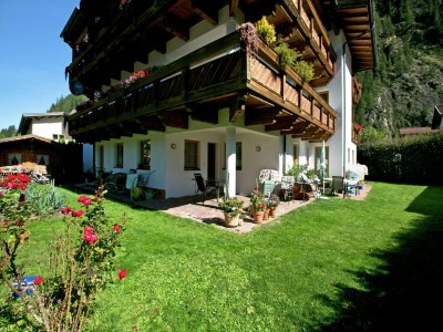 Apartment Apartment in Längenfeld near Ski Slopes - Outdoor photo 7