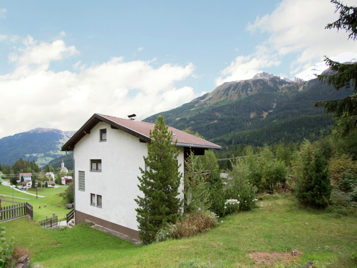 Holiday house Villa in Piller nahe Skibus & See - Outdoor photo 2