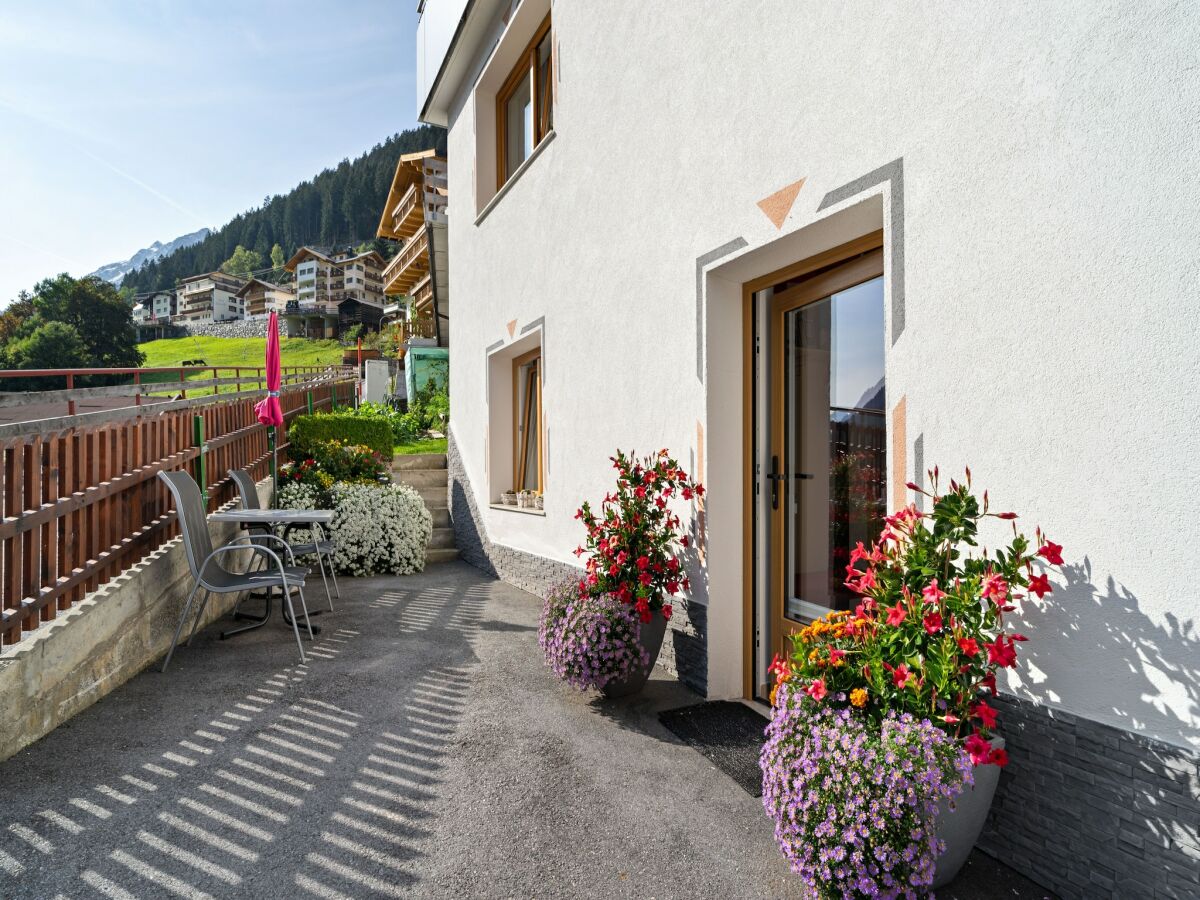 Apartment Apartment in Kappl near Ski Lift - Outdoor photo 2