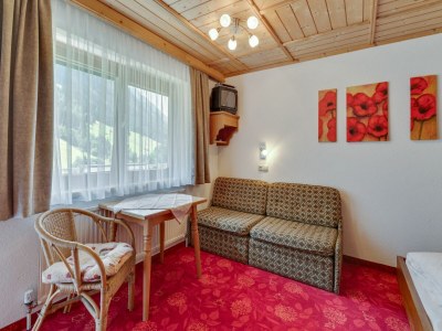 Apartment Apartment in Kappl near Ski Slopes - Features photo 12